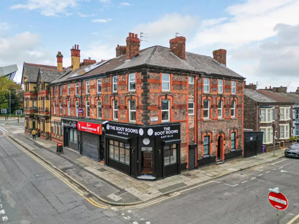 The L4 Studios & Rooms