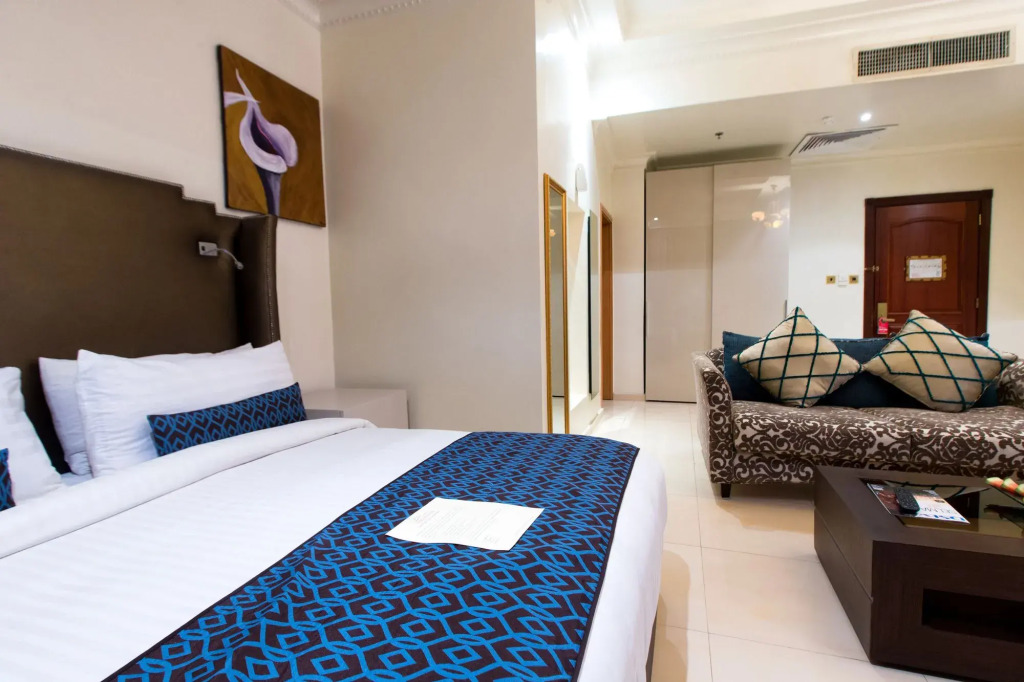 Victoria Crown Plaza Hotel