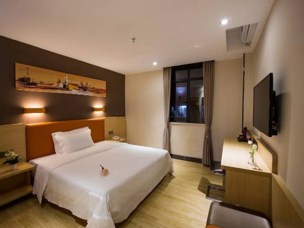 7 Days Premium Beijing Gulou Houhai Branch