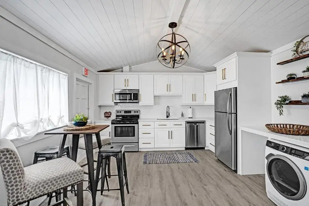 Remodeled Deerfield Beach House 2 Blocks To Beach Laundry Full Kitchen Private Fenced Yard Pets OK