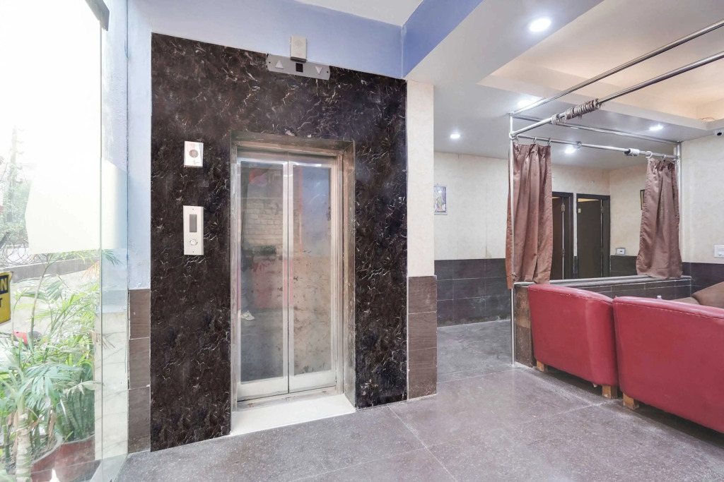 Collection O Maithli Marg Sector 55 Noida