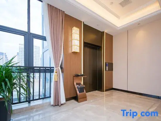 Vienna International Hotel (Shishou Caizhi Cultural Plaza Branch)