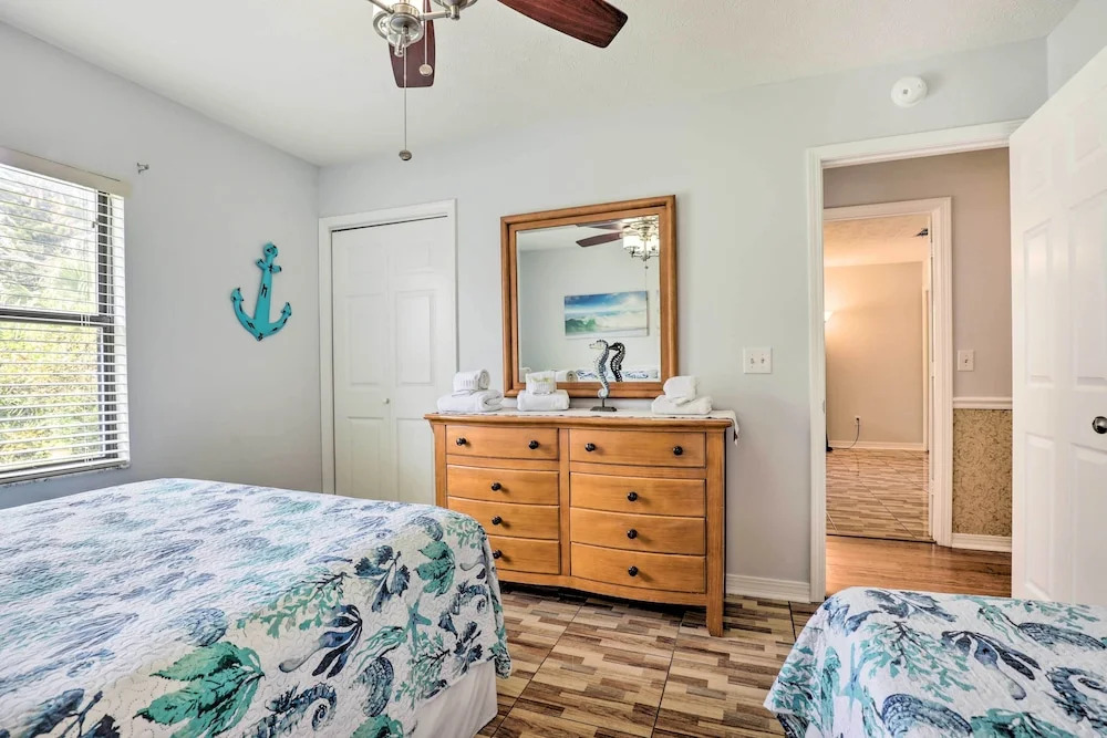 Sleeps 9 | Walk to Beach | St. Augustine Home
