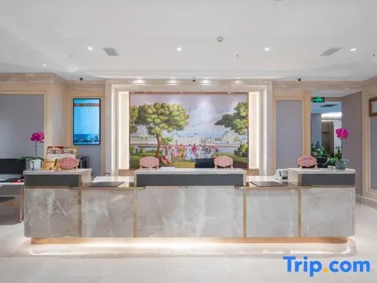 Vienna Hotel (Guiyang Huaxi Park Xueshi Road Subway Station)