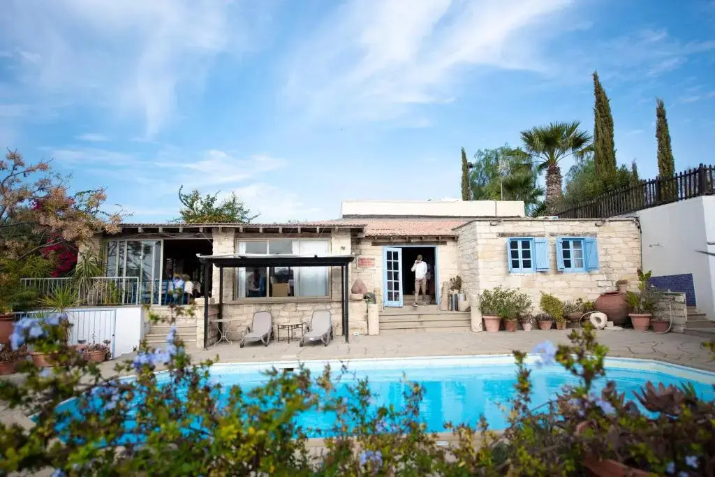The Carob Tree Villa - Rustic Luxury Home With Access To Pool And Restaurant