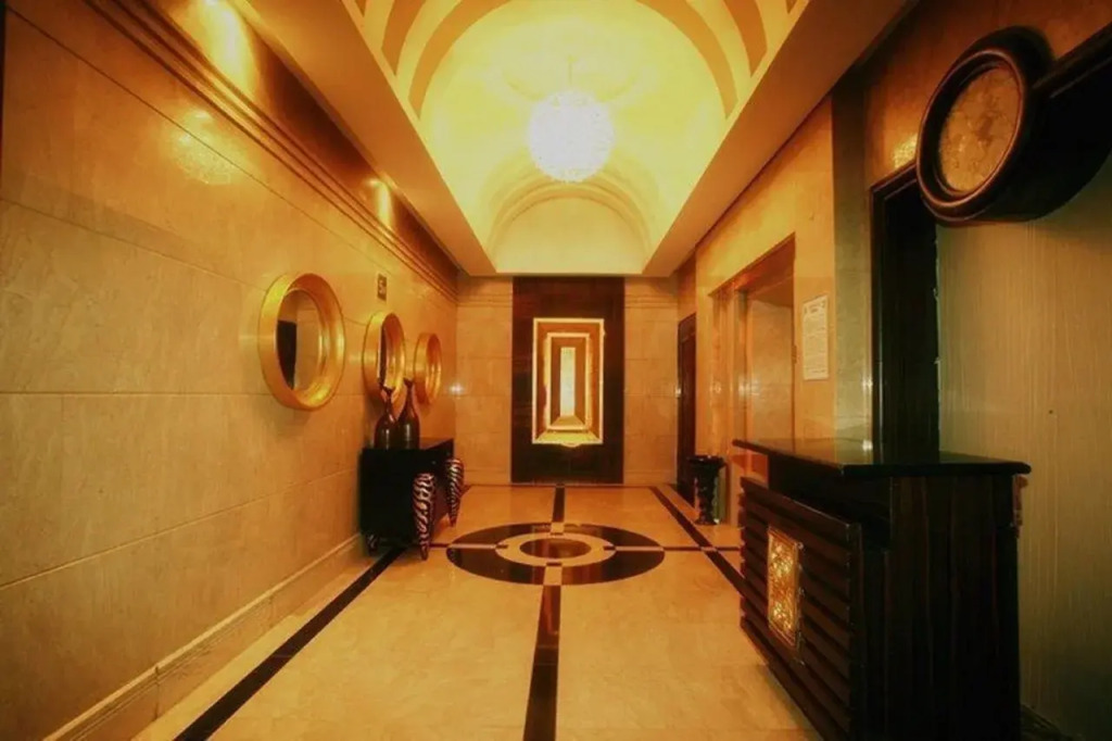 base-Sanlitun Serviced Apartment