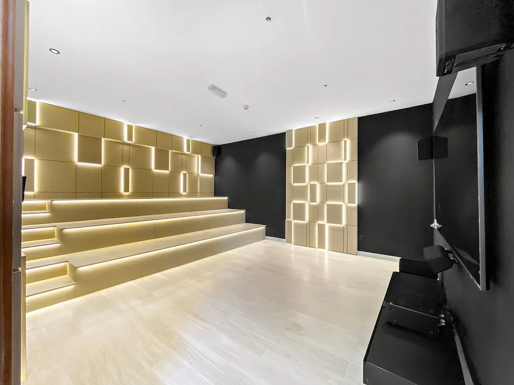 New Studio in Arjan With Pool Game Room and Cinema