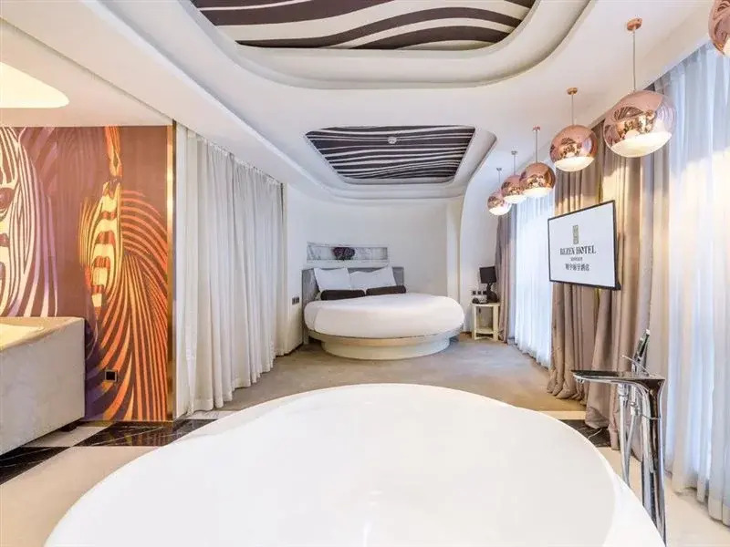 Rezen Minwoo Hotel (Twin Towers Global Center)