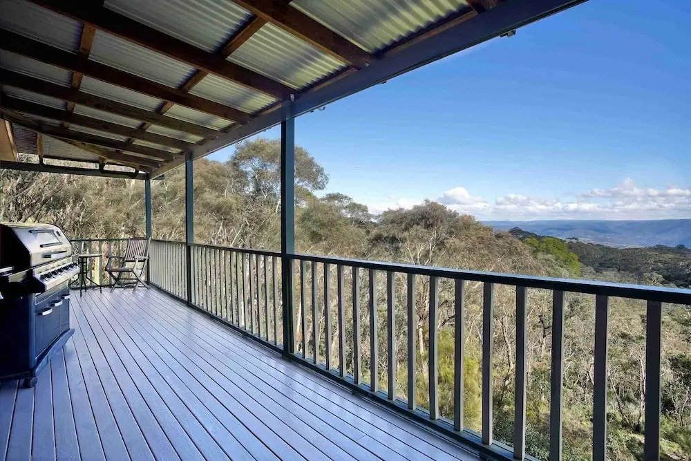 Narrow Neck Retreat