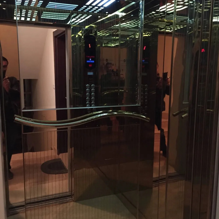 Royal Luxury Apartments & Studios