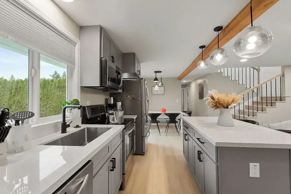 Joyful Kirkland Home Near Beach Hot Tub & AC