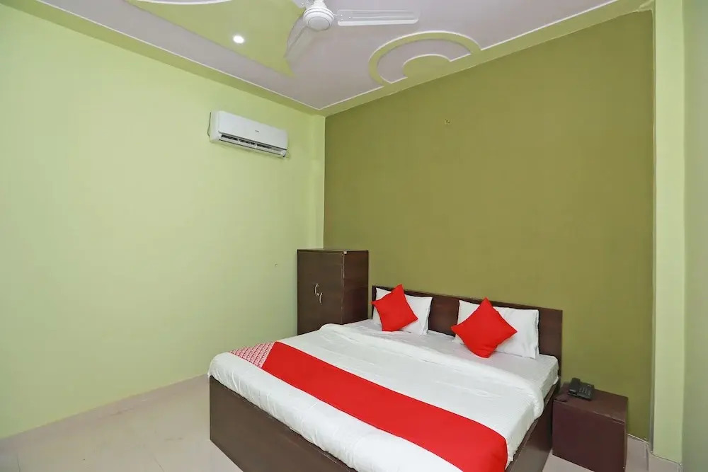 OYO 37470 The Mohan Grand