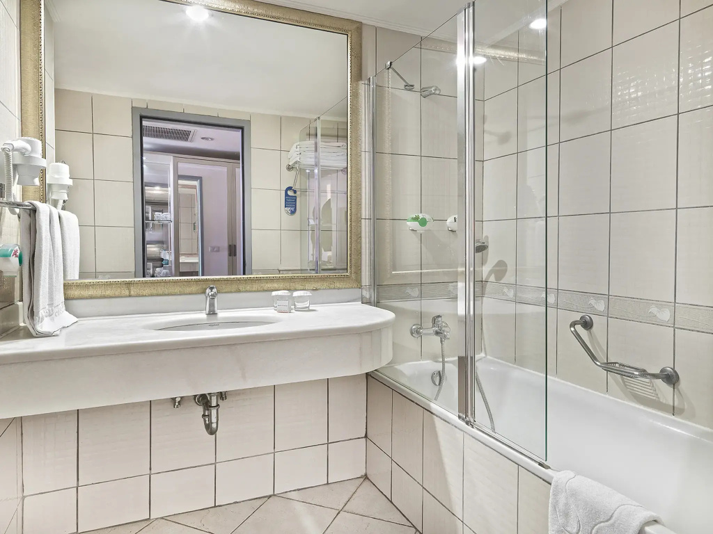 Starlight Resort Hotel