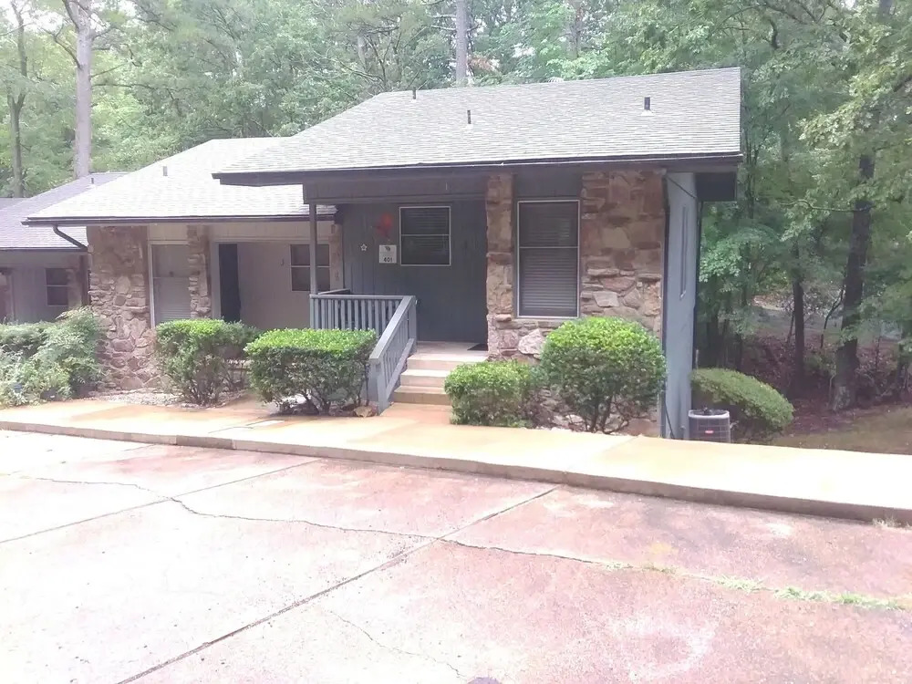 Santona Townhouse Unit 401 2 Bedrooms 1.5 Bathroom Townhouse