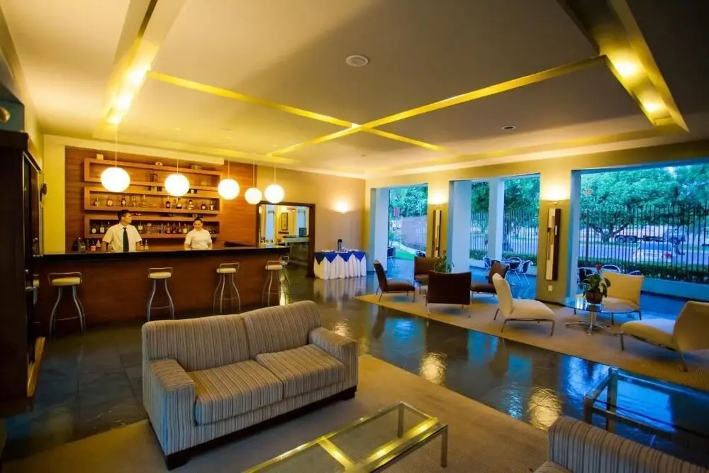 Aipana Plaza Hotel