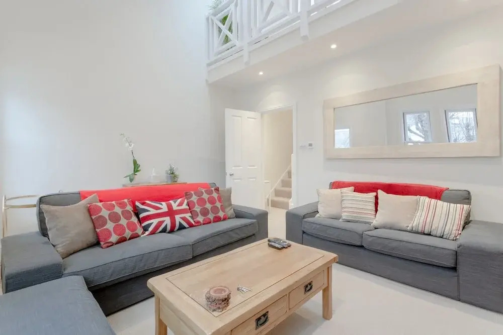 Spacious 2 Bedroom in Battersea