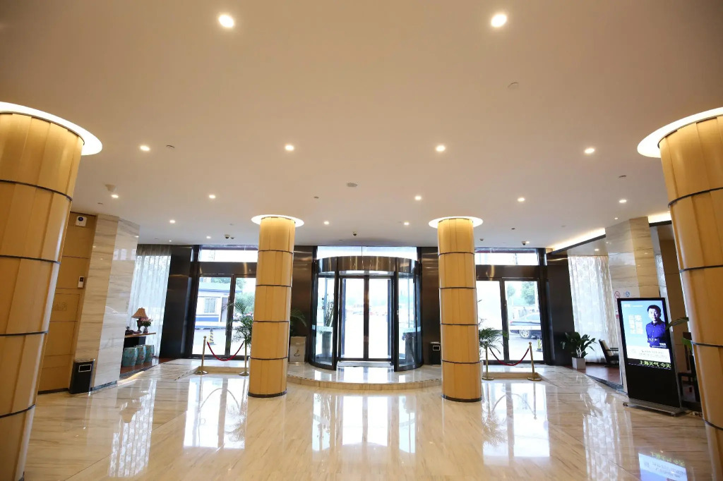 Shanghai Crown Crystal Hotel