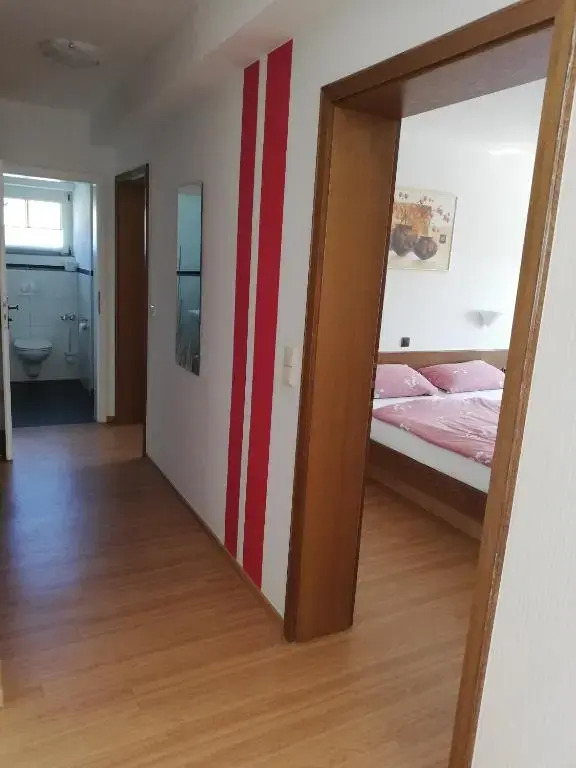 Ferienwohnungen Zum Niederberg mit Balkon und Moselblick