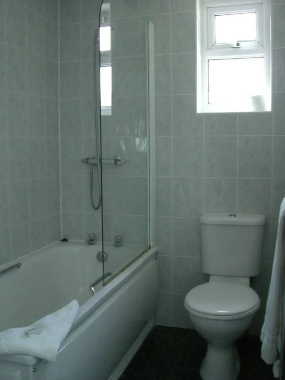 Kings Paget Hotel