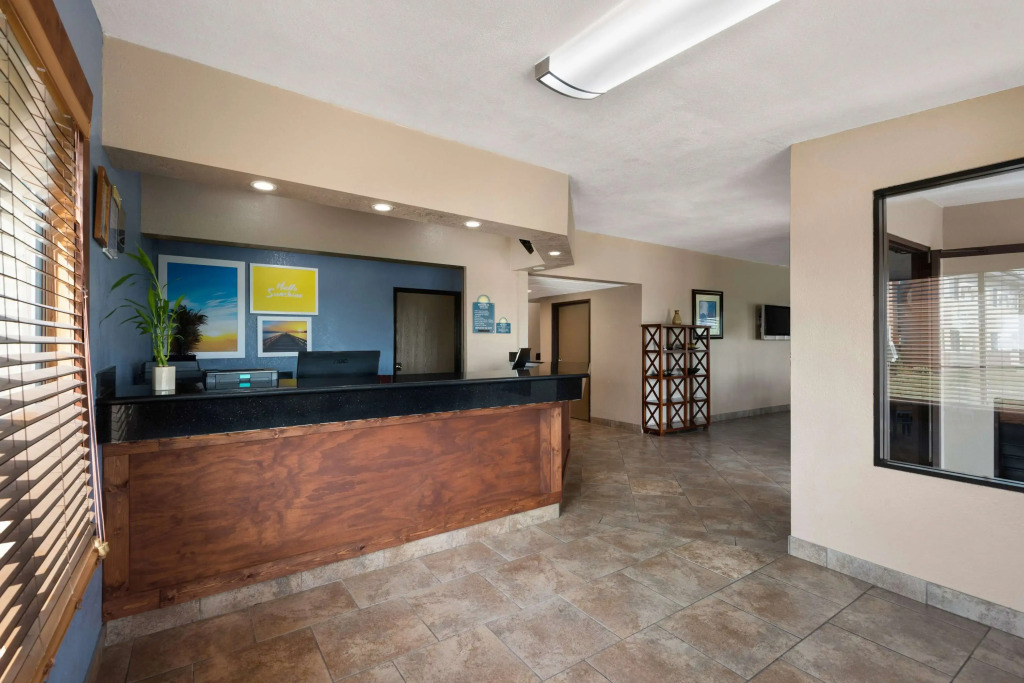 Days Inn by Wyndham Newton
