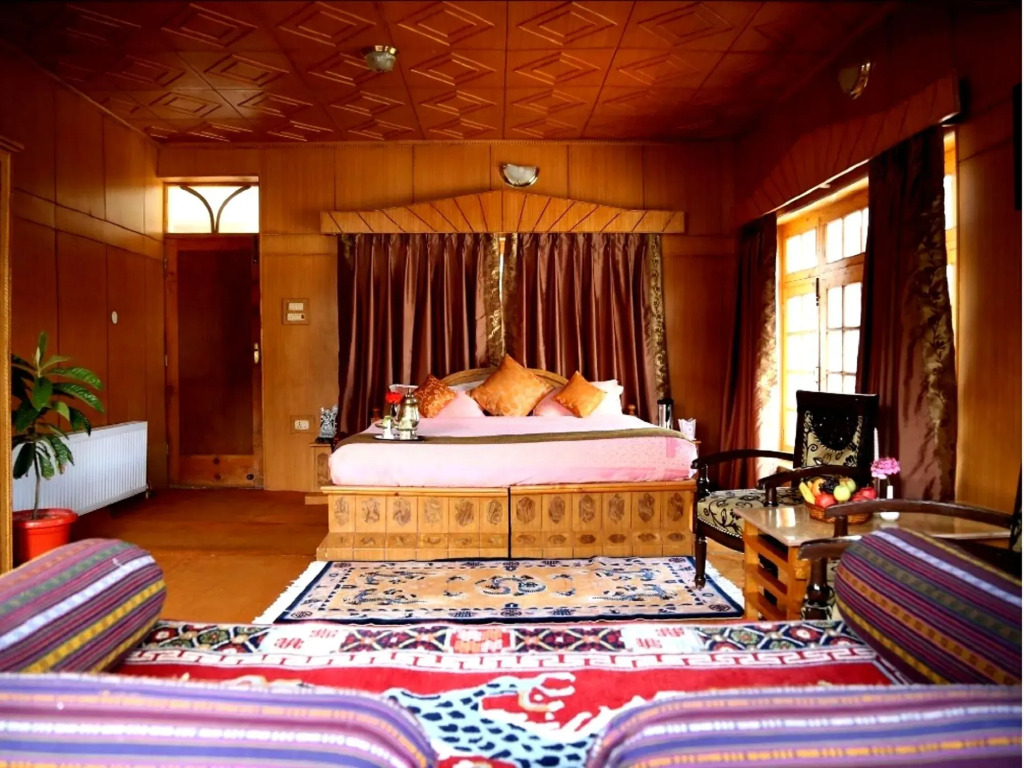 TIH Hotel Royal Palace