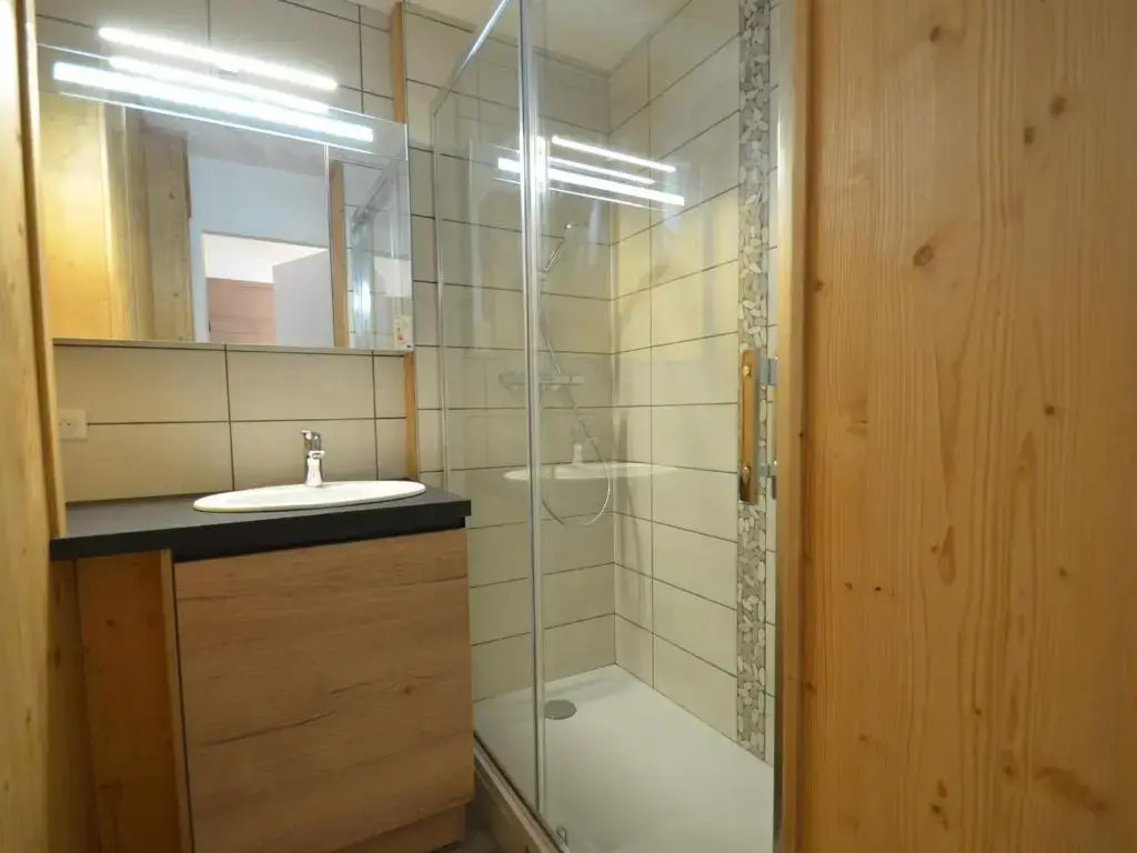 Appartement Les Menuires, 1 pièce, 4 personnes - FR-1-452-174