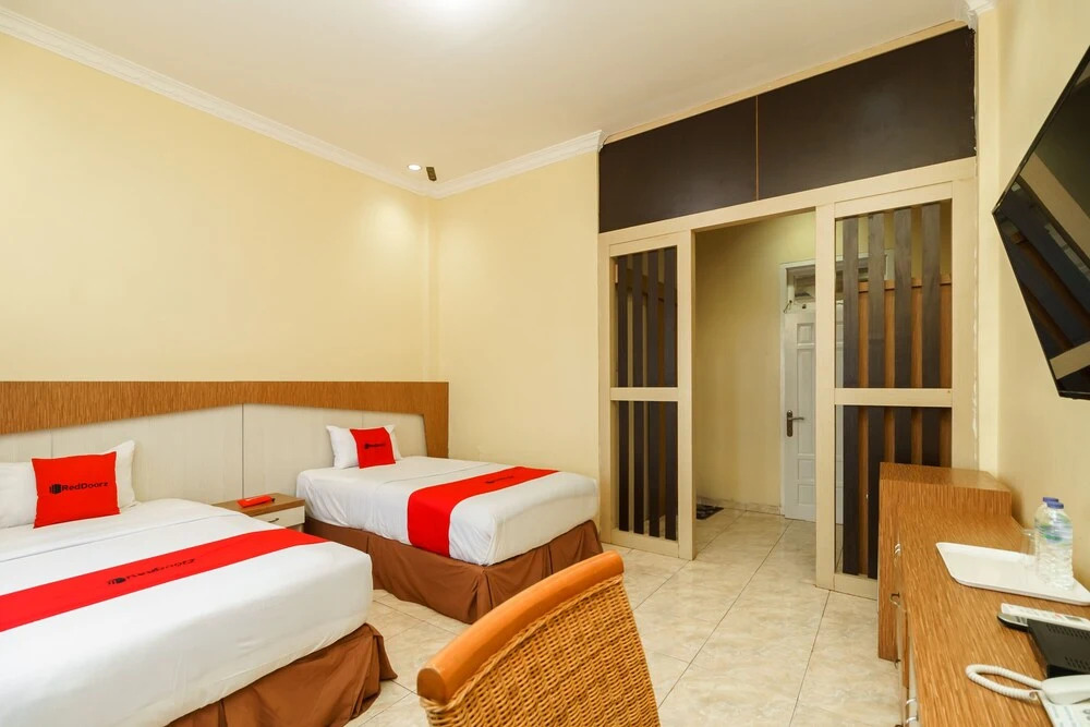 Hotel & Restaurant Sempurna by RedDoorz