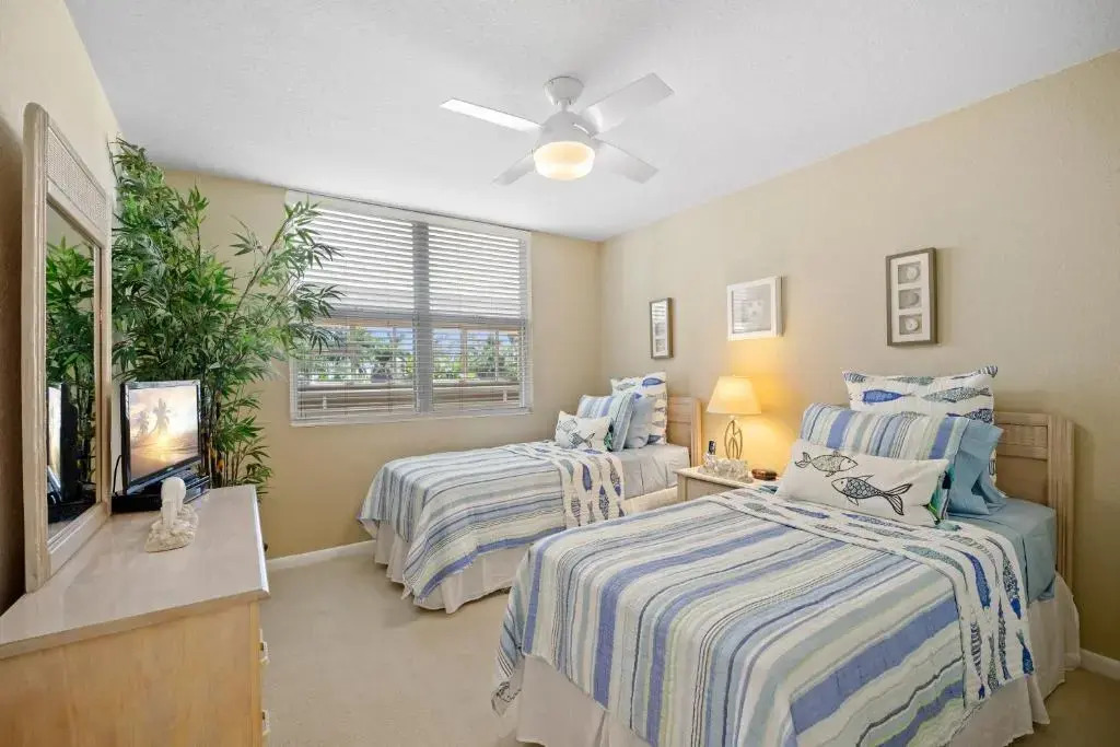 Bahia Vista 14-361, Isla Del Sol, 2 BR, Heated Pool, Spa, Near Beach, WiFi