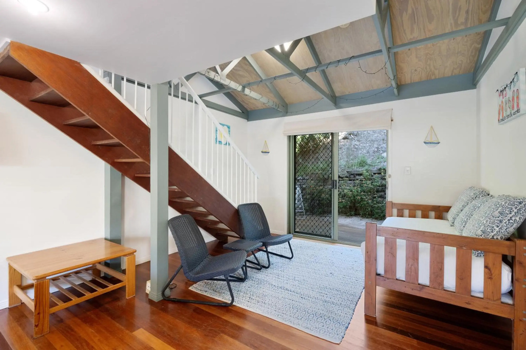 MAIN STAY - 100m to patrolled beach, pool, wifi, close to cafes