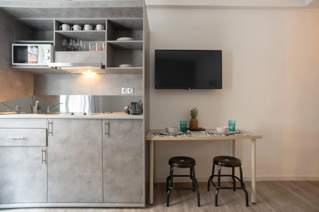 A17 Modern & Cosy 2R flat up to 4ppl near Parthenon