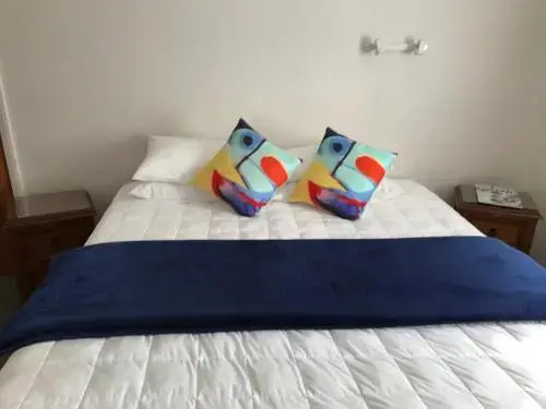 Picton House B&B and Motel