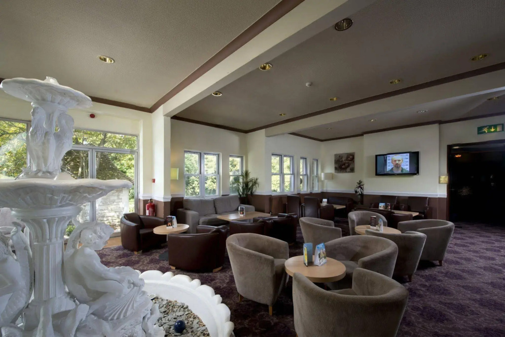 The Caledonian Island Hotel