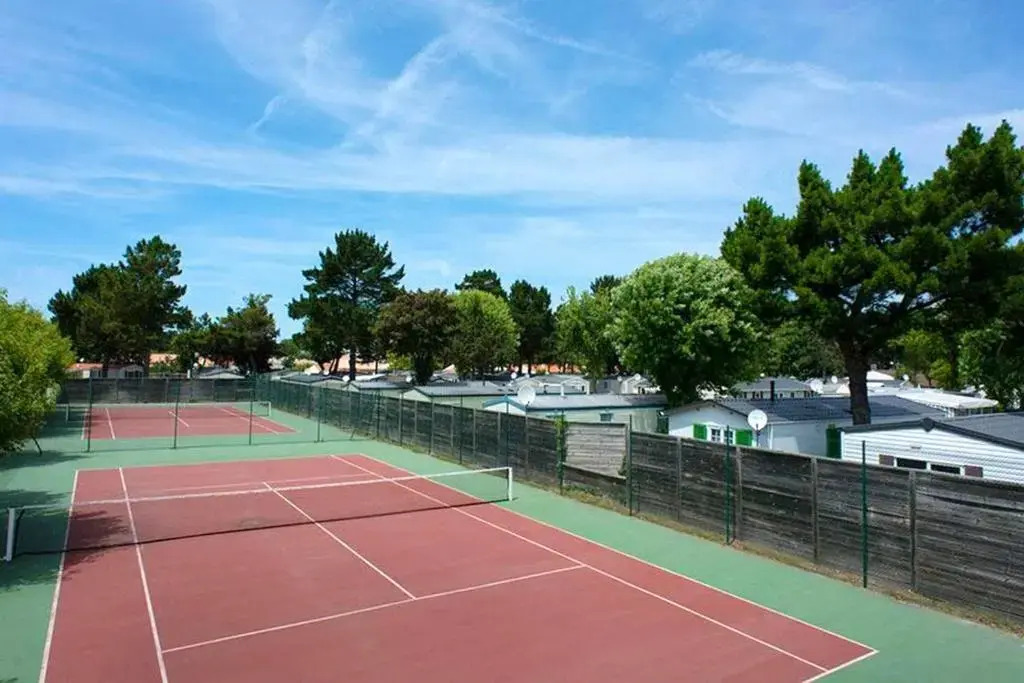Property With 3 Bedrooms in Saint-jean-de-monts, With Shared Pool, Enclosed Garden and Wifi