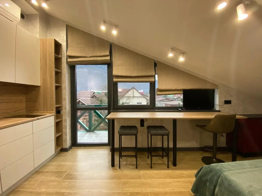 Apartamenty na ulice Zashchitnikov Kavkaza 114