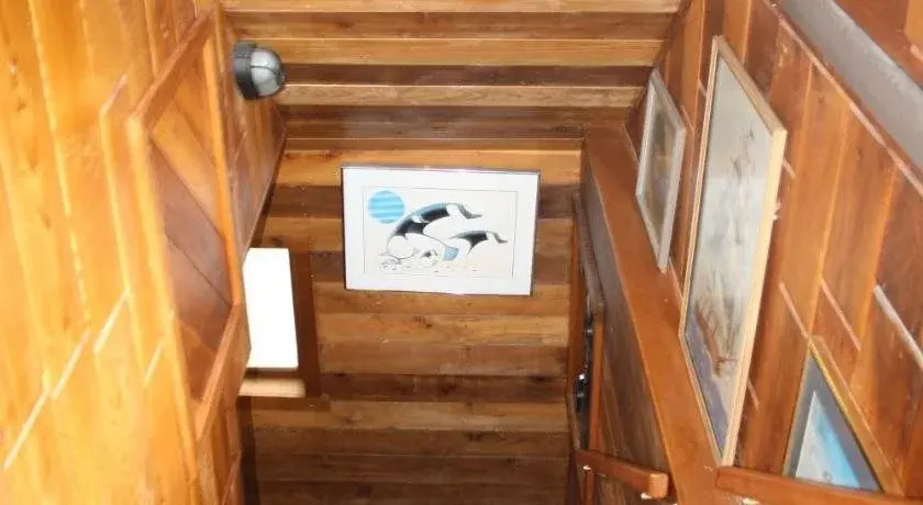 Orca Lodge