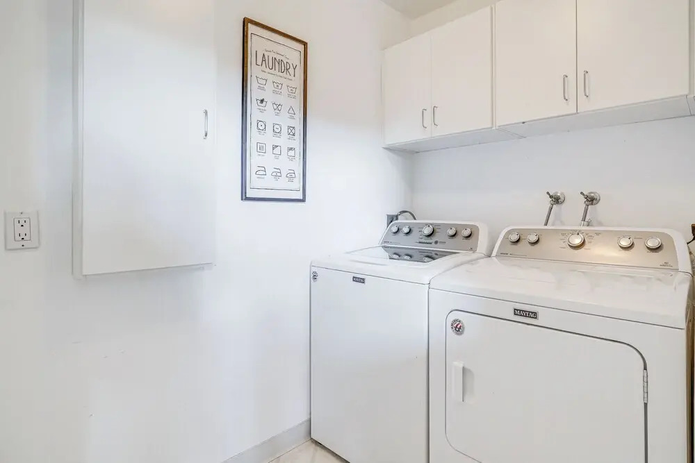 Swim, Golf & Relax: Luxe Townhome in Aptos