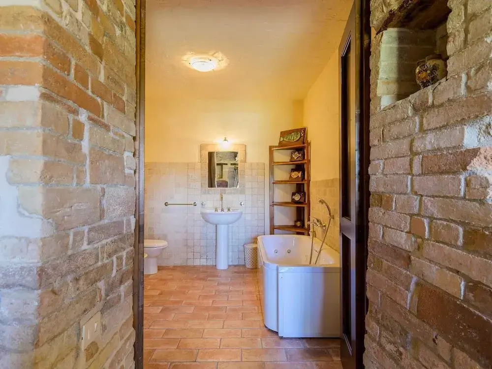 Scenic Stay in Le Marche