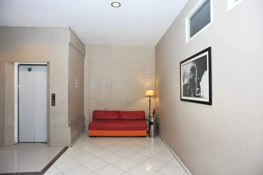 Airy Seminyak Sunset Road 89 Bali