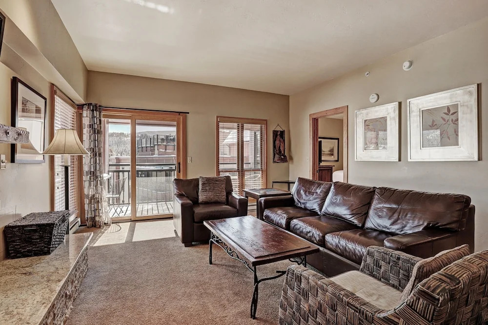 Village at Breckenridge Condos Sleeps 8 - Ski in Out Walk downtown