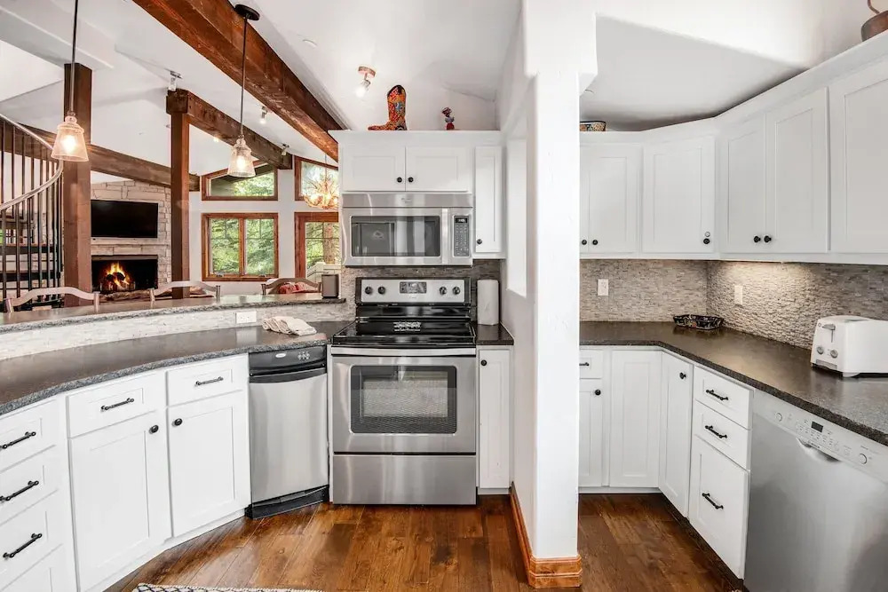 Bridge St. Condominium R2 3 Bedroom Condo by RedAwning