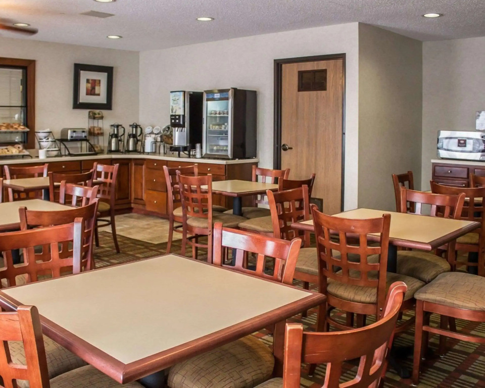 Quality Inn East Liverpool - Calcutta