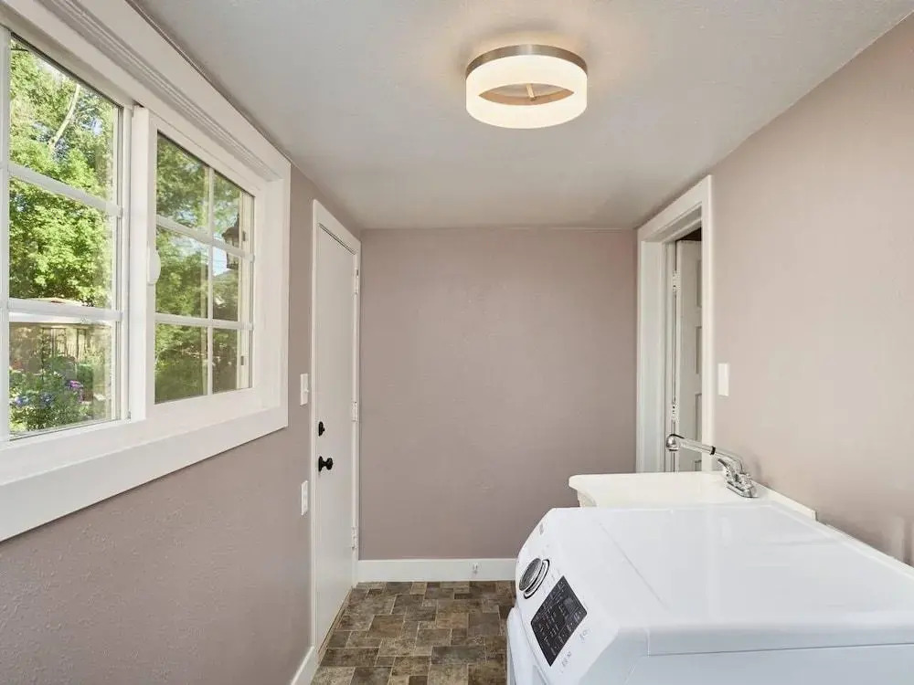 2BR Olympic Center Downtown