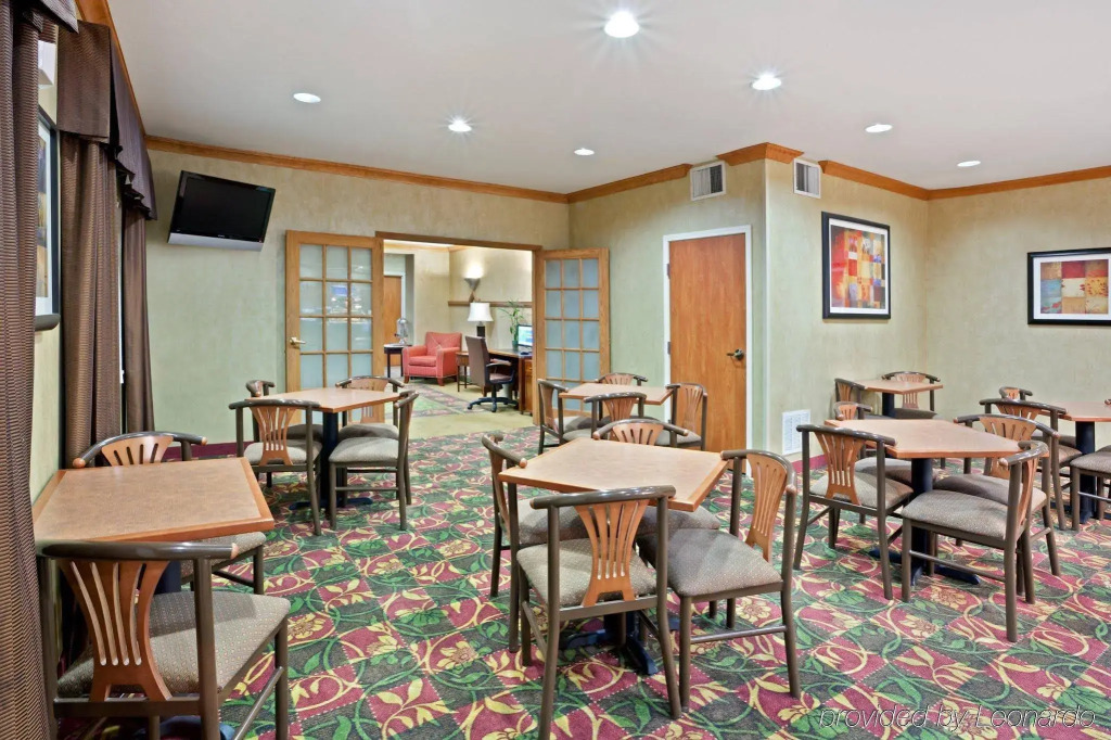 Clarion Pointe Medford