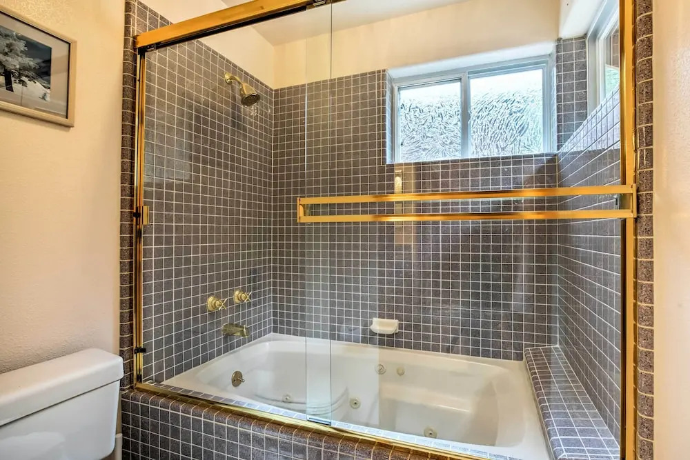 Hot Tub Access, Near Skiing: Tahoe Donner Cabin