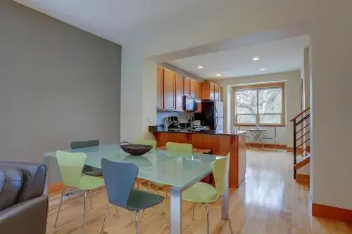 B2-River View-AC-3BR/3.5BA