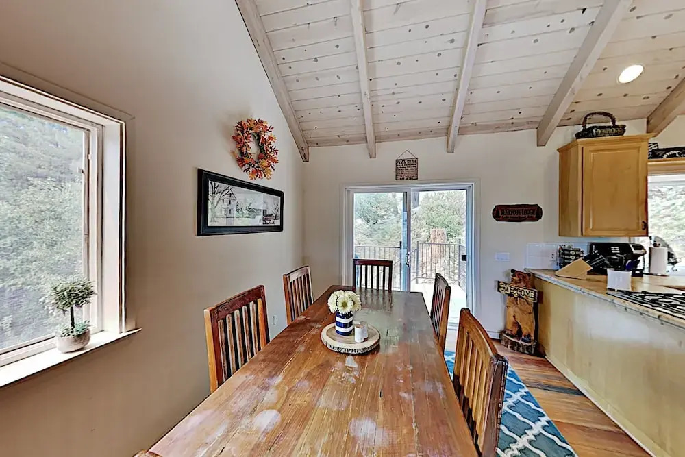 Bearfoot Lodge - Lake-view Escape W/ Private Decks 4 Bedroom Home