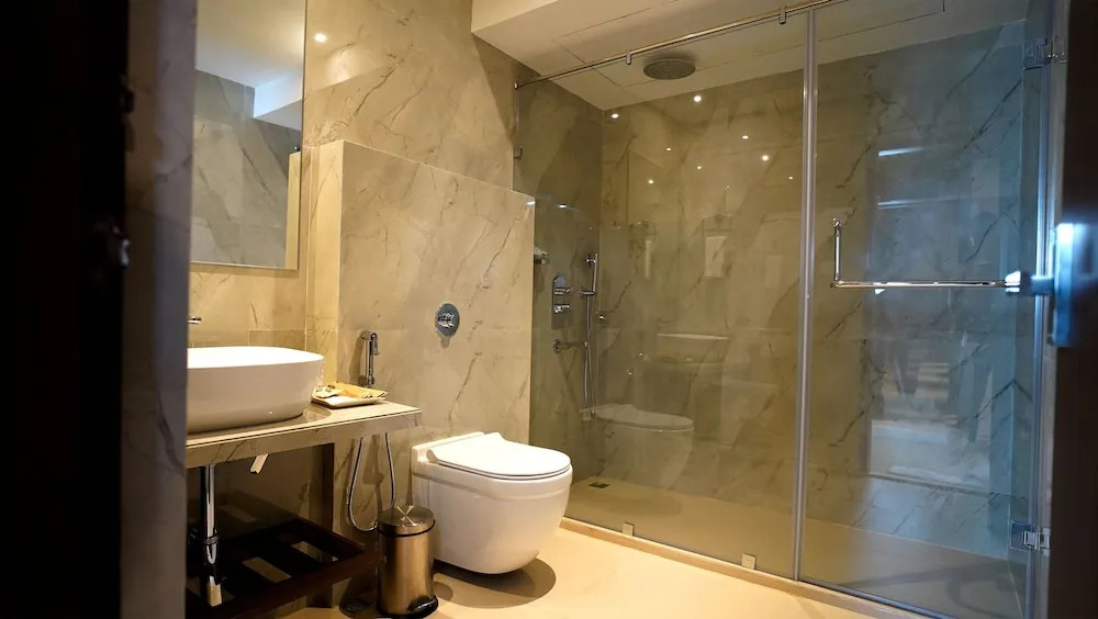 Swarna Hotel & Resort