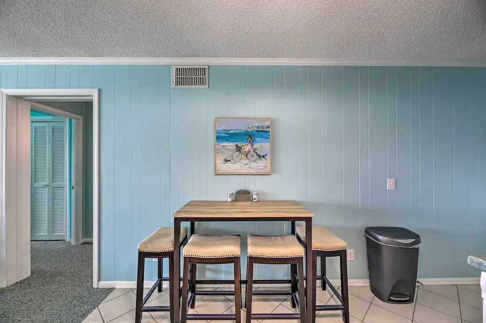 Beachfront Condo w/ Boardwalk & Pool Access!