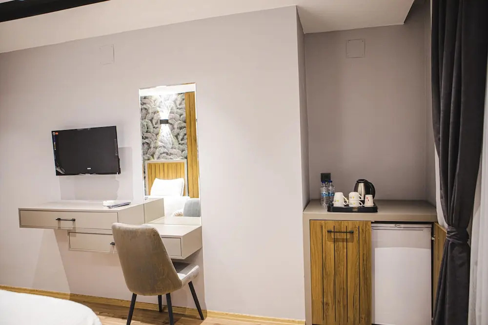 Arad Otel