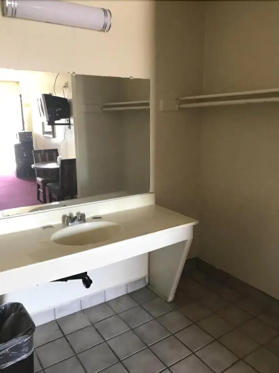 Sands Motel by Ontario Airport & Toyota Arena